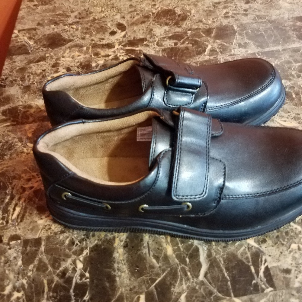 Children's Place school shoes